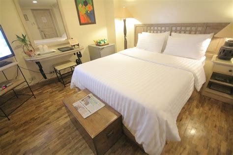 Rooms available at Roxas President's Inn .